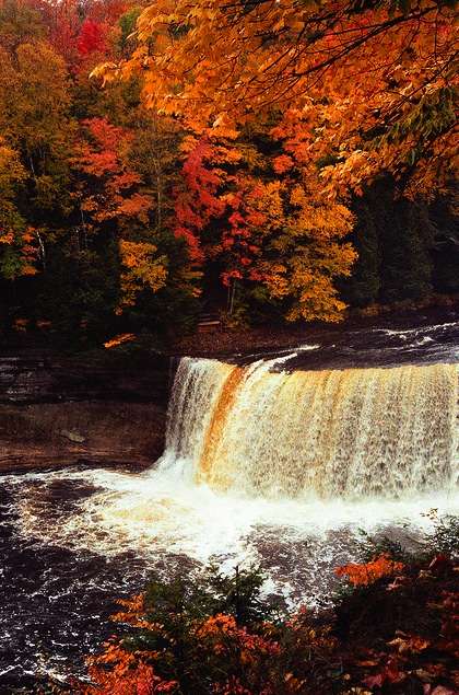 upper-tahquamenon-falls