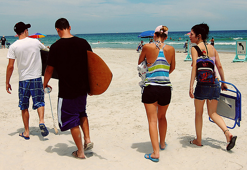 save money on spring break