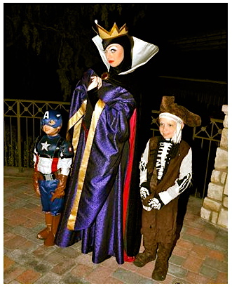 disneyland-halloween-witch