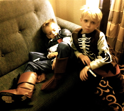 disneyland-hotel-halloween